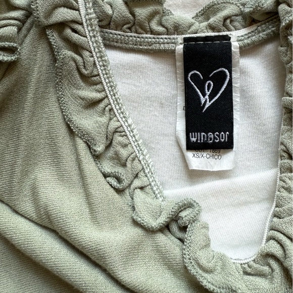 Windsor Ruffle Ruched Dress 🦚 - Picture 4 of 4